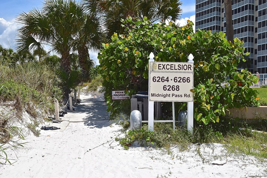 Pathway to the Excelsior private beach